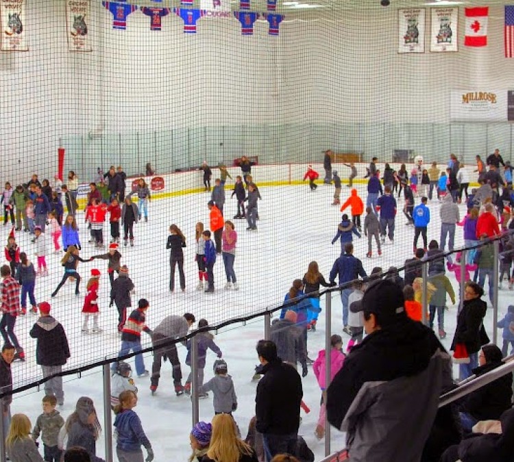 scott-r-triphahn-community-center-ice-arena-photo